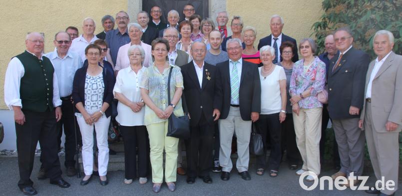 Seit 1983 haben sich die „Schneebergfreunde“ jedes Jahr getroffen und damit ihre Freundschaft mit Leben erfüllt. Da sich ihre Reihen schon gelichtet haben, wird ihnen der Wert dieser Freundschaft, die Treffen werden von Manfred Schwander (links) organisiert, immer tiefer bewusst. frd