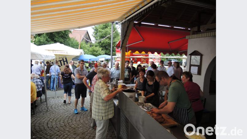 Die Ilsenbacher Vereine erwarten hunderte Besucher beim Backofenfest. arw