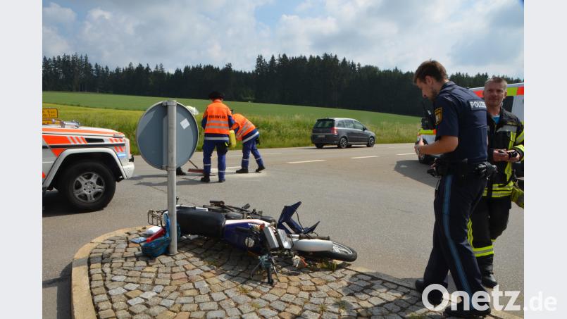 Mit diesem Moped krachte ein 81-Jähriger aus Moosbach in einen Opel Corsa. dob