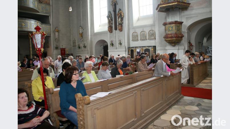 Abschließender Höhepunkt des Festes ist die Dankandacht, die vom Kirchenchor mit Liedern begleitet wird. wro