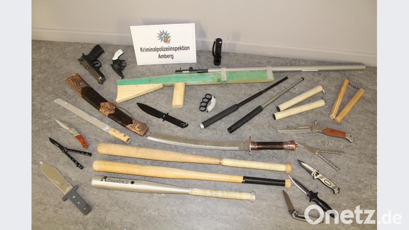 Sichergestelltes Waffenarsenal KPI Amberg