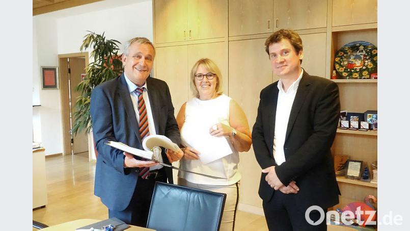 Trotz des derzeitigen Gegenwindes sind OB Kurt Seggewiß, Stadtkämmerin Cornelia Taubmann und Baudezernent Oliver Seidel überzeugt, die Planreife für das Gewerbegebiet West IV erreichen zu können. Foto: Wieder