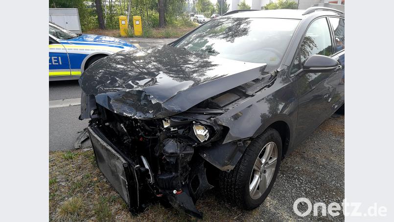 Ein Unfall mit hohem Sachschaden. Kreuzer, Reinhard