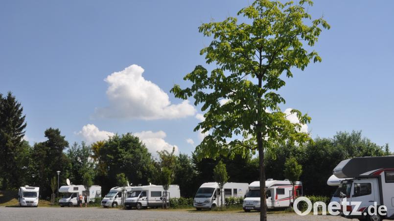 Viele Reisende nutzen die von Außendienstleiter Karl Frey neu konzipierten Stellplätze auf dem Volksfestplatz zur Übernachtung oder zu einem Kurzaufenthalt in der Pfalzgrafenstadt. dob