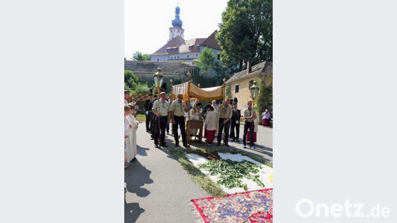 Die Fronleichnamsprozession von St. Marien führte zu drei Altären. wbe
