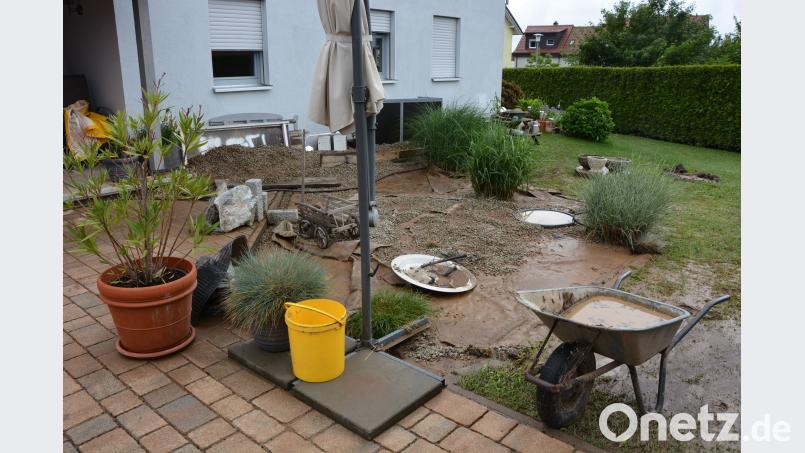 Verwüstet, der Garten der Familie Zimmermann. jr