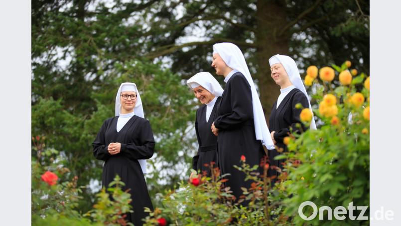 Dem Beispiel der aktuellen Novizinnen im Mutterhaus in Auerbach wollen im August zwei weitere junge Frauen folgen. wku