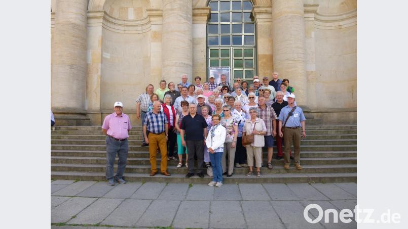 Die Reiseteilnehmer vor der St.-Hedwig-Kathedrale in Berlin. IS, Autor [IS]