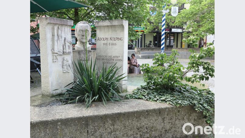 Treffpunkt Kolping-Denkmal: Von dort zieht der Festzug am 10. Juni  zur Jakobskirche.    Bild: Hirsch Hirsch