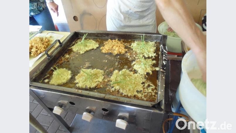 Einst ein Essen für arme Leute, inzwischen ein regionales Schmankerl: Hollerkücheln. gk