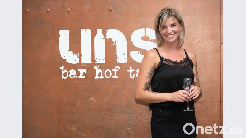 Anna Sturm (24) eröffnet das UNS in der Unteren Nabburger Straße. Aus dem Corporate Design wird eine Bachelor-Arbeit. Michael Sommer