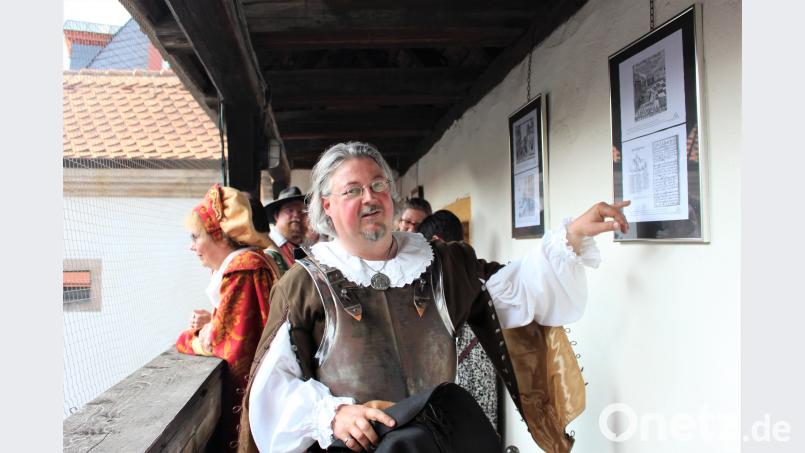 Es war seine Idee, die Parallelen zum Konflikt im Nahen Osten anhand des Dreißigjährigen Krieges aufzuzeigen: Klaus Günther erklärt beliebte Foltermethoden. Dagmar Williamson