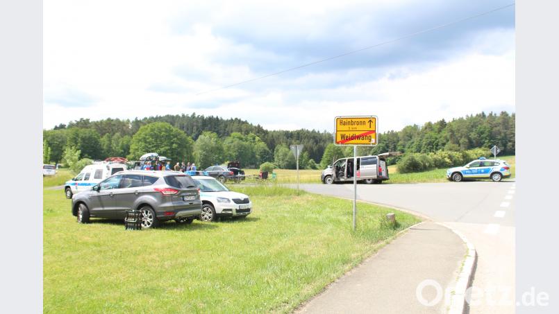 Im beschaulichen Ort Weidlwang war am Samstagvormittag einiges los. Suchmannschaften machten sich auf den Weg. M. Roider