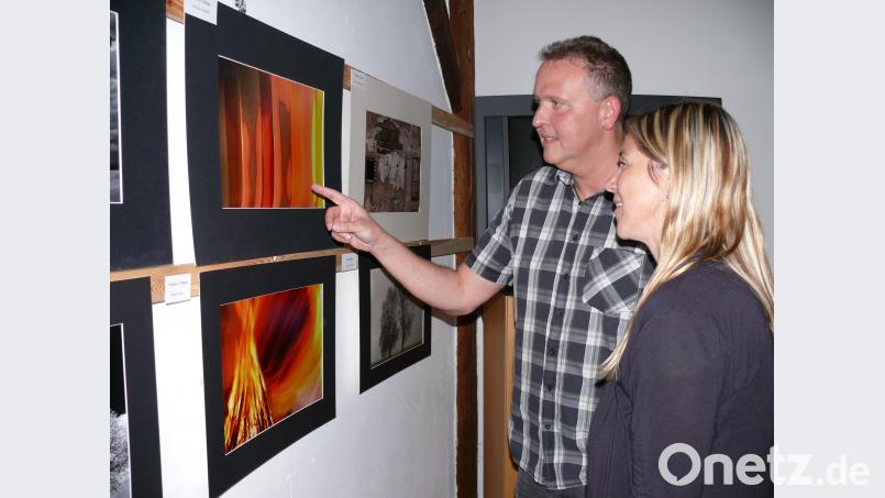 Mit eine Besonderheit in der Ausstellung sind die beiden Lichtmalereifotos von Walter Pilsak mit Lamberts-Glas. kgg