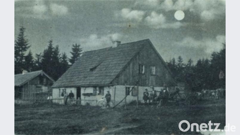 Das alte Waldhaus mit einer Diensthütte (links) aus einer alten Postkarte vor 1900. Neumann, Jochen [NJN]