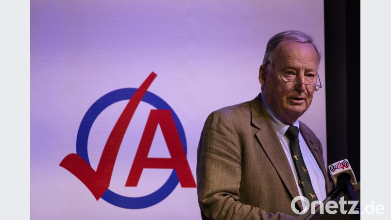 Alexander Gauland, Fraktionsvorsitzender der AfD im Deutschen Bundestag spricht auf dem Bundeskongress der Jungen Alternative (JA) für Deutschland. Alexander Prautzsch/dpa