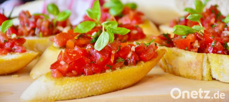 Egal ob Bruschetta (Foto) oder Oberpfälzer Spezialitäten: Die kulinarische Stadtführung durch Neunburg wartet mit allerlei Besonderheiten auf. Mardanow, Philipp [MP] (philipp.mardanow@oberpfalzmedien.de)