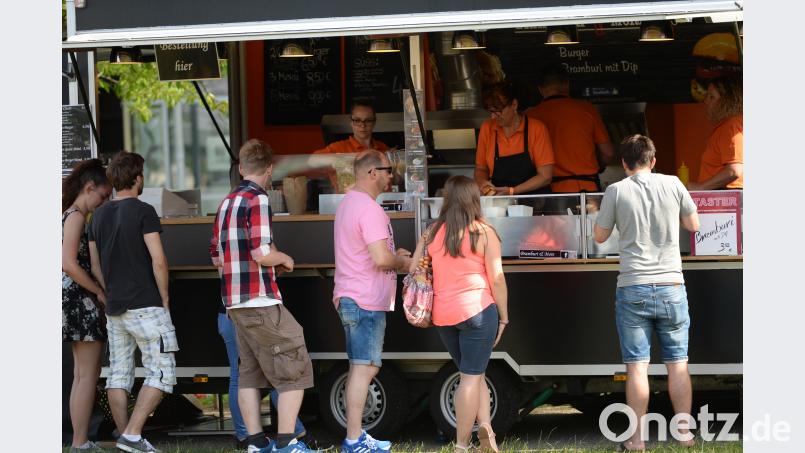 Schlange stehen für Burger Brückmann (brü), Andreas [BRÜ] (<a href=
