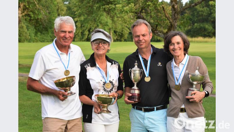 Christine Straller vom Golf- und Landclub &quot;Oberpfälzer Wald&quot; (Zweite von links) verteidigte ihren Vorjahrestitel und wurde wieder Bayerische Meisterin in der Altersklasse 65. exb