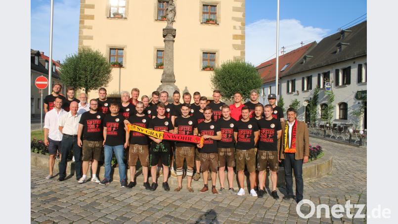 Die Mannschaft mit dem Bürgermeister Neidl, Stefan [SNE]