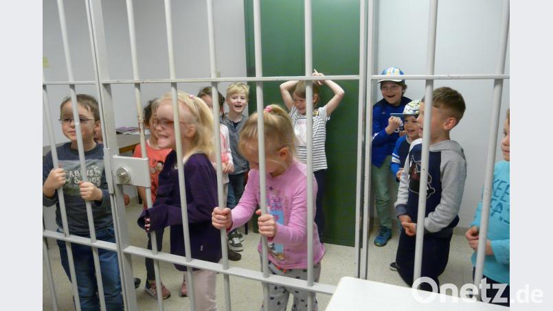 Kita in der Sparkasse hai