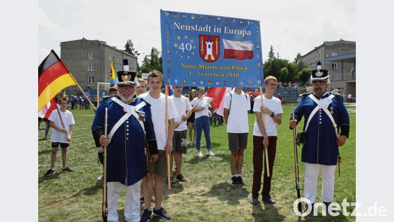 Die blauweiß gekleideten Mitglieder der Bürgerwehr aus Neustadt/WN sind treue Besucher der Städtetreffen. Uwe Ibl