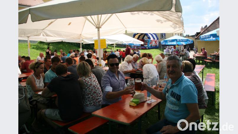 Gute Laune war Trumpf beim Fronleichnams-Pfarrfest im Wiesauer Pfarrgarten. wro