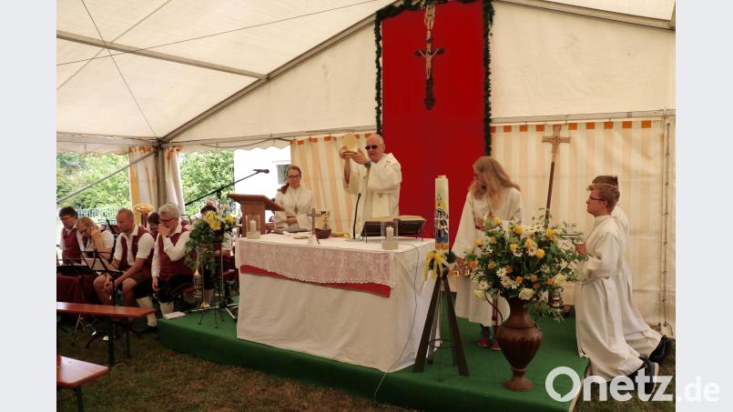 Höhepunkt der Gailoher Kirchweih anlässlich des Patroziniums der kleinen, schmucken Dreifaltigkeitskapelle dort war sicherlich die Festmesse, bei der Pfarrer Alois Berzl auf das ewige Geheimnis der Heiligen Dreifaltigkeit einging. (ads)
