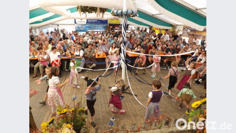 Auf die Kirwa-Tänze der Kinder will wohl kein Publikum verzichten. Unser Bild zeigt die Kinder beim Auftritt im vergangenen Jahr. sgs