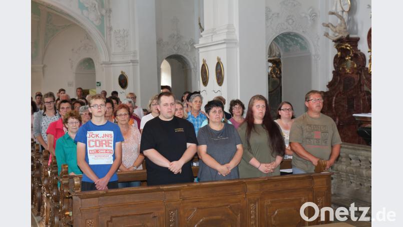 Die Kastler Wallfahrrer füllen die Basilika in Gößweinstein. rpp