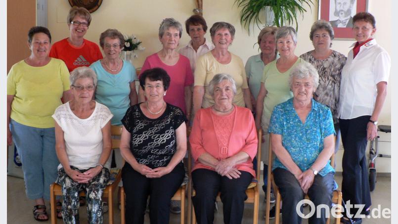 2015 feierte die Gymnastikgruppe des Bayerischen Roten Kreuzes 20-jähriges Bestehen. Es ist eine rege Truppe voll Schwung und Elan. Jeder macht mit, so gut wie er kann. lep