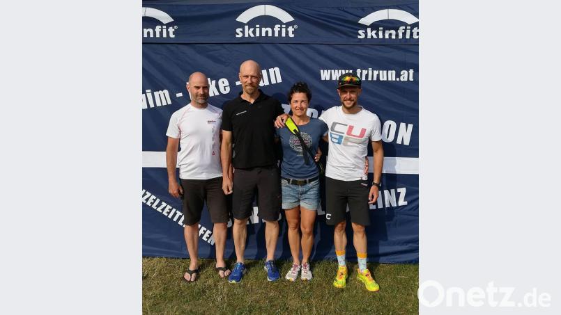 Zufriedene Laface-Traithleten in Linz (von links): Walter Arnold, Didi Wolfrath, Manuela Wolfrath und Jürgen Weiß Würth, Wolfgang (wolfgang.wuerth@oberpfalzmedien.de)