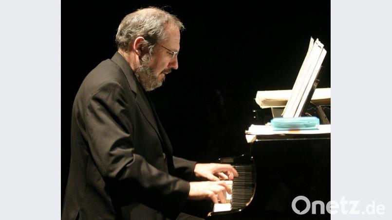 Professor Siegfried Mauser bei einem Konzert im Stadttheater Amberg. Steinbacher, Wolfgang