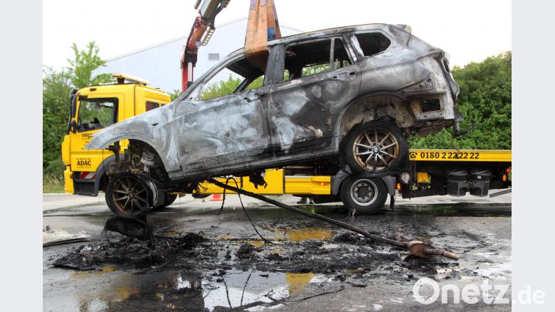 Der Schaden am Auto liegt im fünfstelligen Bereich. Auer