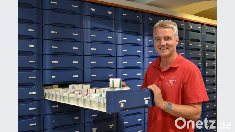 Apotheker Christian Züllich leitet seit 20 Jahren in dritter Generation die Stadtapotheke in Tirschenreuth mit derzeit 13 Mitarbeitern. Er engagiert sich in der Bayerischen Landesapothekerkammer für berufspolitische Belange. Schulze, Lena