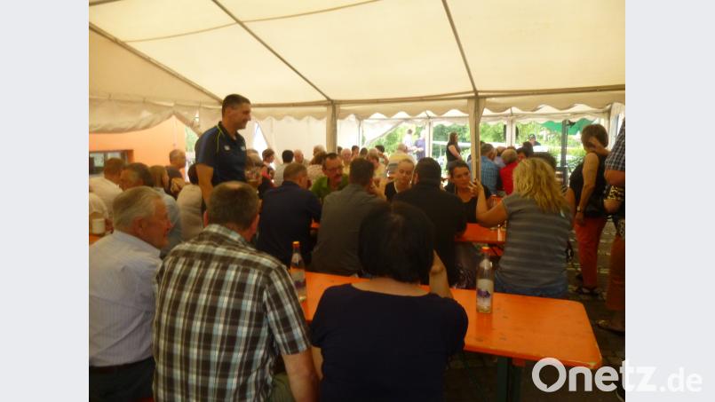 Die Besucher fühlten sich wohl beim Pfarrfest in Bechtsrieth Frischholz, Ernst [FZ]