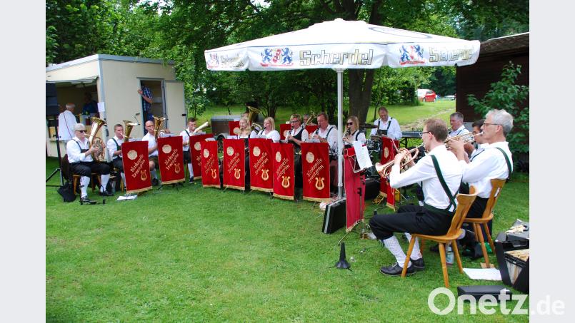 Die Blaskapelle Ernestgrün war beim Gartenfest des Musikvereins unermüdlich im Einsatz enz