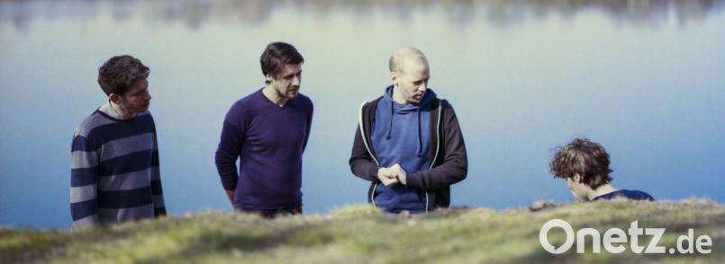 n stillem Einvernehmen mit ganz großen Namen der Musikgeschichte reflektiert die Band auf „Silence Gone“ Themen des „Ich“ und des „Du“. Spiritualität hat hier ebenso einen Platz wie die Flucht in die kleinste Beziehungseinheit. Martin Steinke