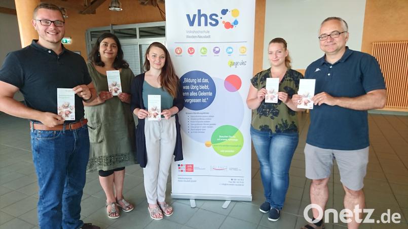 Langweile in den Ferien? Maximilian Schultz, Wasiliki Olbrich-Bozuka, Greta Reichert, Stefanie Freitag und Harald Krämer präsentieren das neue Betreuungsprogramm Michaela Lowak