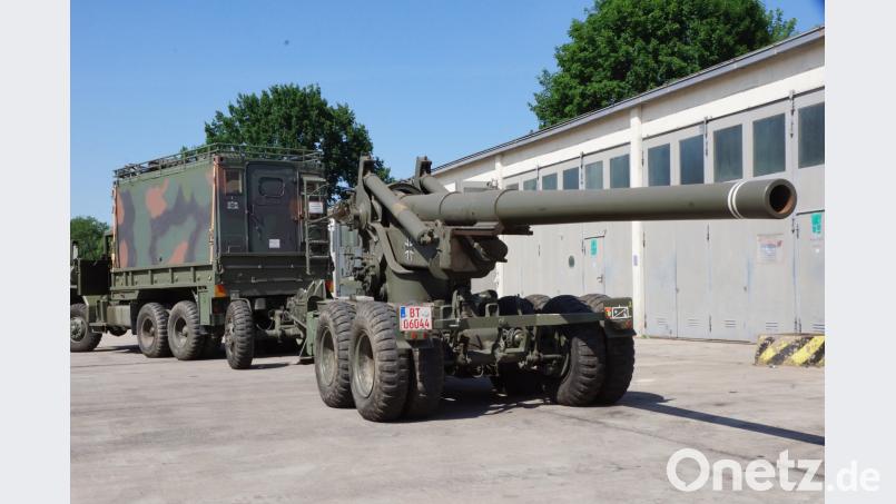 Die &quot;Long Tom&quot; von Thomas Krenzer zählt nicht mehr zu den Kriegswaffen und ist nach ihrer Umrüstung eine Böllerkanone. Zusammen mit dem historischen Truppentransporter geht die Reise am 19. Juli nach England. bkr