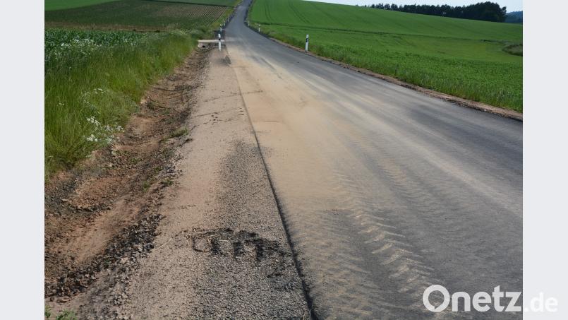 Von den schweren Unwettern stark in Mitleidenschaft gezogen wurde auch die im vergangenen Jahr neu gebaute Straße zwischen Höflas und Siegelmühle. Sie bleibt voraussichtlich noch für zwei Wochen gesperrt. Rosner, Josef [JR] (ROSNER.JOSEF@T-ONLINE.DE)