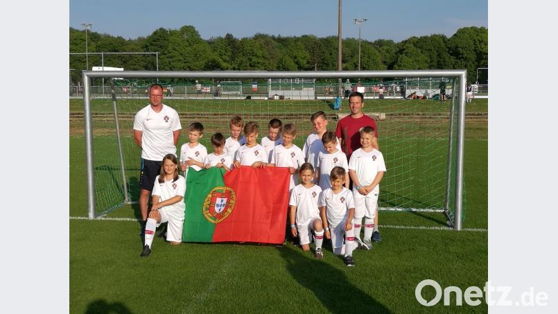 Ein Erlebnis ist für die Nachwuchskicker der SG Etzenricht/Weiherhammer/Neunkirchen die Mini-Fußball-WM in Augsburg. bk