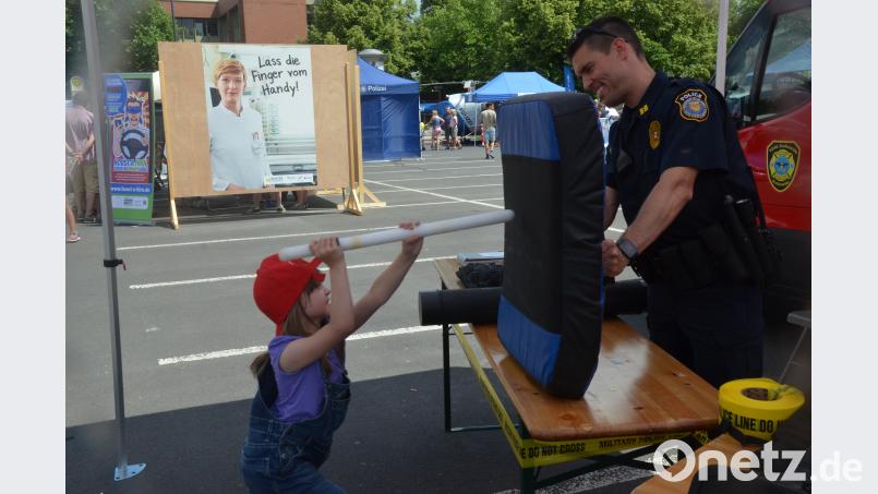 Kein Durchkommen bei der US-Polizei. uz