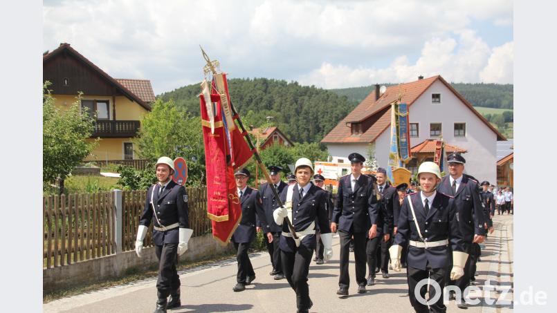 Die weiteste Anreise zum Fest nach Pertolzhofen hatte die Abordnung der Feuerwehr Zarnekau aus Ostholstein auf sich gekommen. frd