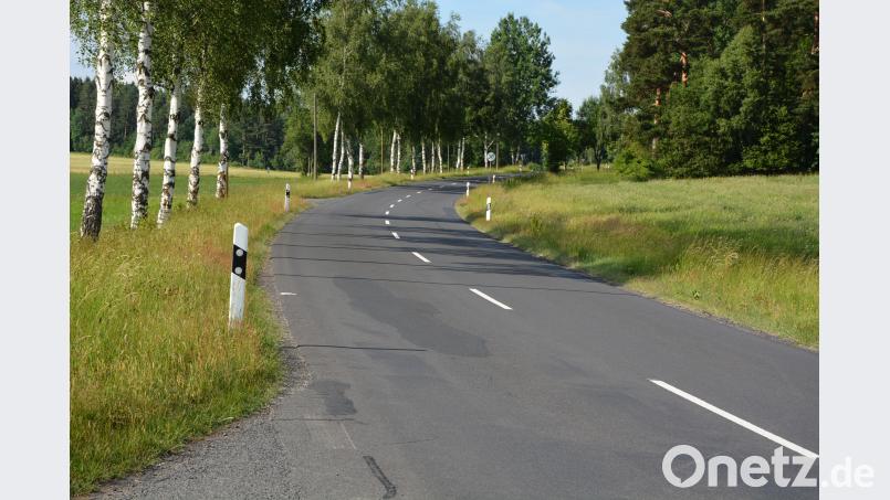 Noch heuer soll auf einem mehr als 2200 Meter langen Abschnitt der Kreisstraße TIR14 zwischen Pechbrunn und der Ochsentränke eine Oberbauverstärkung vorgenommen werden. jr