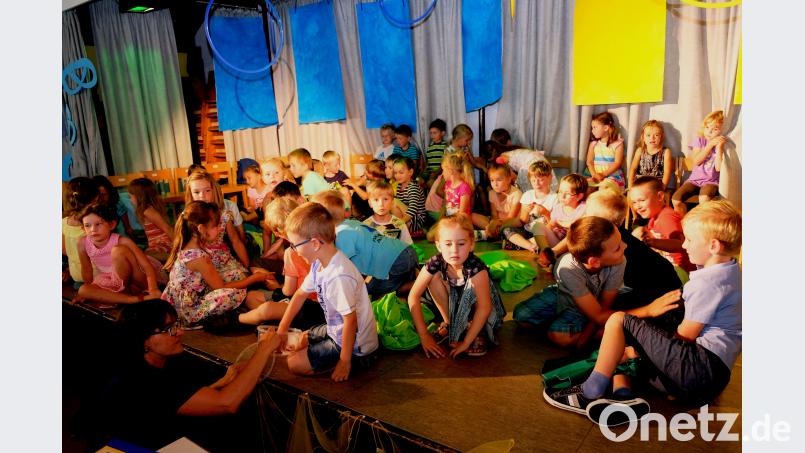 Mit dem Musical „Fremde werden Freude“ setzen die Kindergartenkinder aus Speinshart und Tepl ein Zeichen der Völkerverständigung. Die Geschichte ist mit Blick auf die Krisenherde in der Welt und die Flüchtlingsbewegungen aktueller denn je. do