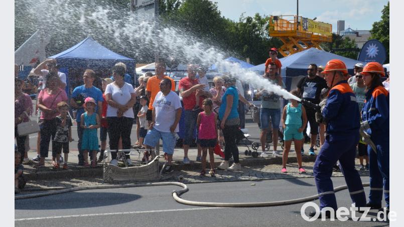 Die Jugendfeuerwehr bei einer Übung. uz