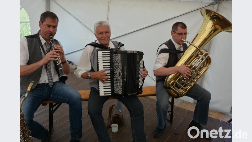 Das Trio „Houbous“ umrahmte den Festakt musikalisch. jr