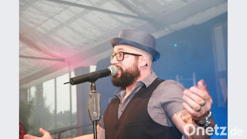 Mediterrane Ausgelassenheit auf der Bühne, gute Laune im gläsernen Konzertsaal: Rauf und runter spielte die Italo-Band „I Dolci Signori“ die einschlägig bekannten Songs aus dem Süden, die das Publikum begeistert mitgesungen hat. Robl, Werner