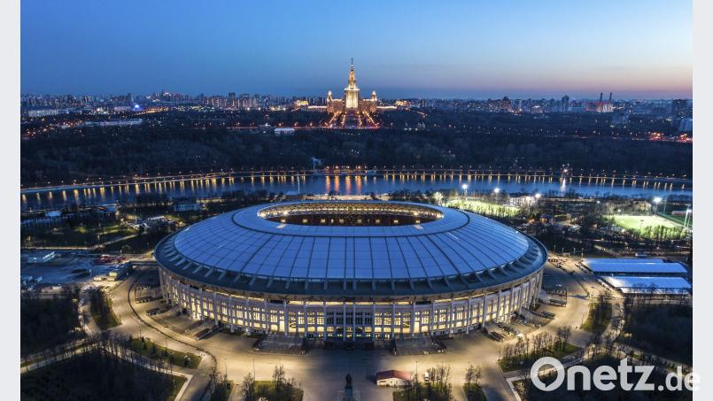 Blick am Abend über das Stadion Luschniki, in dem die deutsche Fußball-Nationalmannschaft am Sonntag gegen Mexiko spielt. Dmitry Serebryakov / dpa